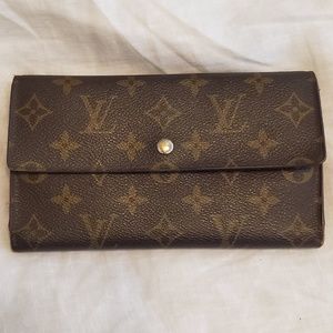 Louis Vuitton Sarah Wallet